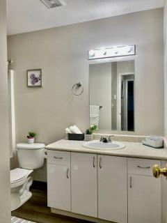 All private 2 BRoom w 2 QUEEN BEDS-1 BTHRM-FREE PARKING-FAST WI-FI-CENTRAL LOCATION - 4