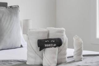 Hot Tub, New 2 Bedroom Park Blvd Condo - 3