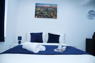 Lovely Apartment with free parking on premises. - London - 0