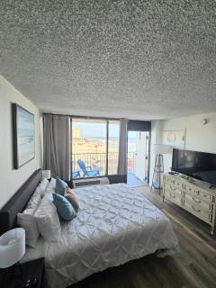 Oceanview Studio Condo w Balcony - Castaways Beach Resort - Daytona Beach - 1