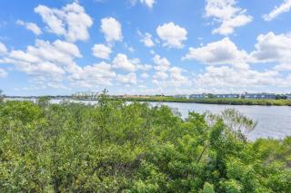 Mariner's Pointe 701 - 9