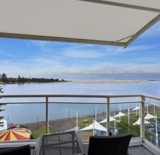 Panoramic oceanview room at the Oaks waterfront resort - Entrance - 8