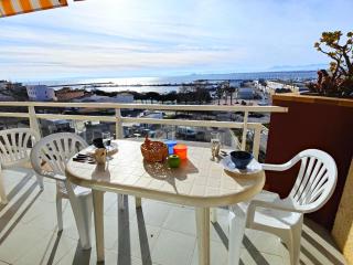 2166 ROCMAR 1 4-C, EXCELENTE SITUACION FRENTE AL PUERTO PESQUERO Y CON VISTA A LA BAHIA. GRAN TERRAZA. GRAN PARKING PÚBLICO DELANTE. - ES-258-30 - Roses - 0