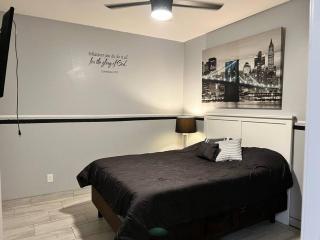 Lovely white grey home - Buckeye - 7