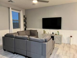 Lovely white grey home - Buckeye - 3