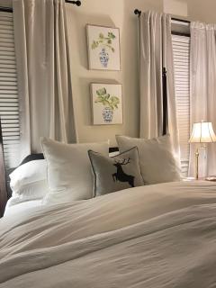 Chesnut Cottage Inn Bed & Breakfast - 1