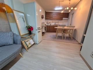 Rosemary - Seoul - 7