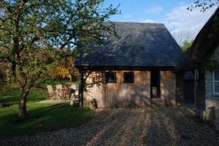 Garden Studio Spring Cottage - 8
