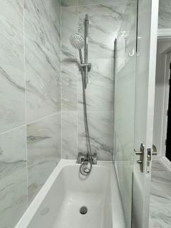 2-Bedroom Flat Near Euston Station, Central London - London - 1