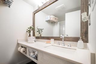 Creekside Oasis 4 Beds Pool and Hot Tub - 3