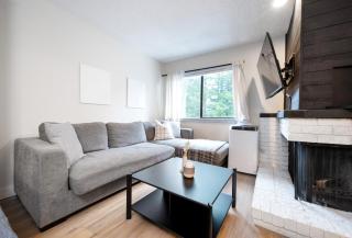 Group Stays - Large Renovated Apartment with Pool and Hot Tub - Whistler - 8