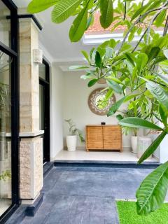 Tranquil Family Villa Retreat in Umalas - Kerobokan - 4