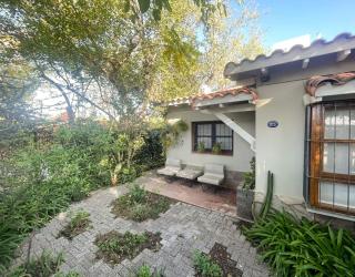 Casa amplia y luminosa con jardín, patio, terraza y parrilla - Godoy Cruz - 0