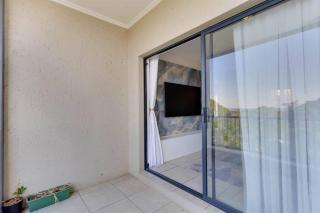 Stunning 2 bed Apartment near Monte Casino - Fourways - 5