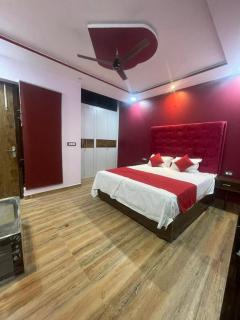 VMP Villa Home Stay - Tājganj - 5