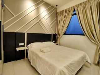 Chamber Suite Klcc & KL Tower view - 1