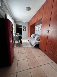 ChezBelle, self-catering 2 sleeper in Constantia with self check-in - Cidade Do Cabo - 4