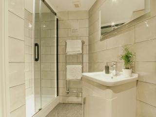 Luxe Living in Sheffield City by Avo Apartment - Sheffield - 4