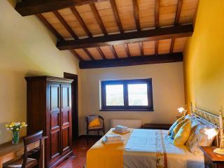 Characteristic restored farmhouse with 360 degree views - Montefino - 7