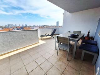 Rooftop Apartment with amazing View & Parking - Zagreb - 2