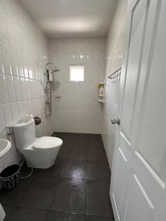 3-Bedroom Chiang Mai House with Parking & Garden - 5