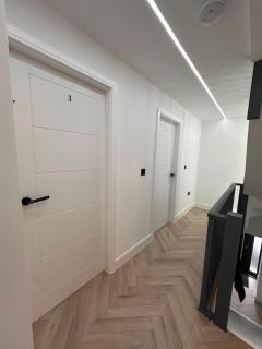 Luxury Private Room With its own Kitchenette in Halesowen R4 - 5