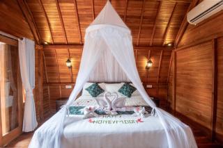 Made Taro - Menjangan Homestay - Banyuwedang - 7