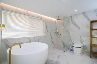Immaculate Waterfront Residence-Masterpiece - Gold Coast - 1