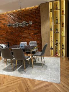 Comfort House - - 6