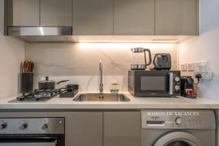 Stylish Studio Getaway 10 Minutes to Dubai Mall - Dubai - 5