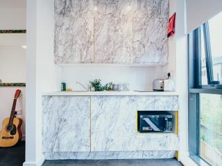 Airy and Bright Apartment in city center - Sheffield - 4