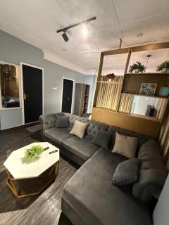 Big Studio Unit in Lekki phase 1 - Kitchen, Washer, 24-7 light, WiFi & Netflix - 8