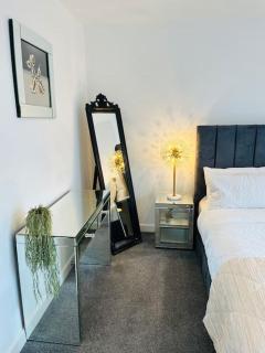 Luxury Home 2bed City Centre - 3
