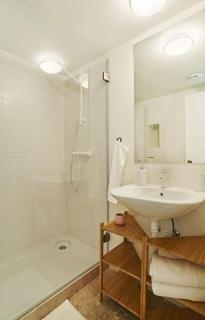 Modern Flat with large garden and terrace right next Estrela Park - 3