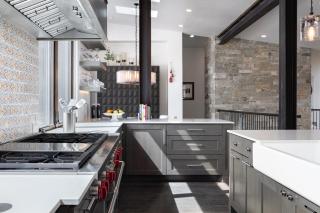 Luxury Mountain Villa, Walk to Ski Lifts, Stunning 360 Degree Views! - Park City - 3