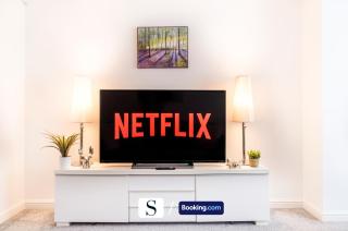 Spacious Family Haven I Lovely Relaxing Ambience I A 2BR House with Calming Decor I Parking and Garden Short Term Let by SILVA I Long term rates available - Hailsham - 7