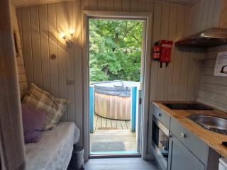 Glan yr Afon Dau - Relax Recuperate Hot Tub - 8