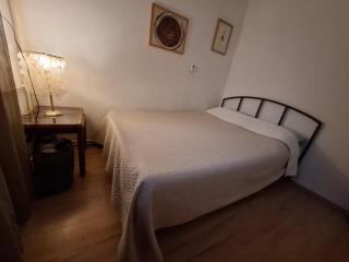 N and V Guesthouse - Breakfast and Transport Option - Skopje - 6