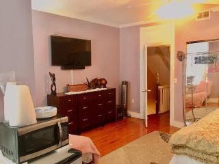 Your Home Away From Home in DC -Room C - 4