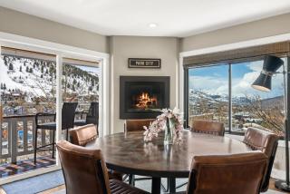 Walk to Main Street, Ontario Adventures, Two Homes Combined - 6 BR, 2 Private Decks with Hot Tubs - Park City - 9