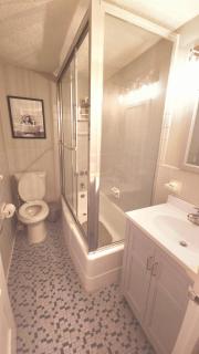 Comfy Downtown Condo With Balcony - 8