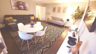Comfy Downtown Condo With Balcony - 5