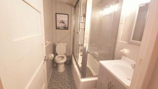 Comfy Downtown Condo With Balcony - 2