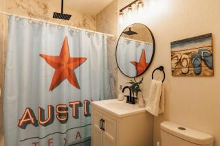 New build Oasis with King Bed- Stroll to Lake & Holly - Austin - 5