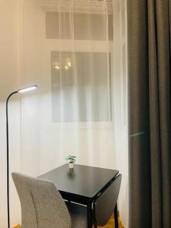 Cozy Studio Apartment - 9