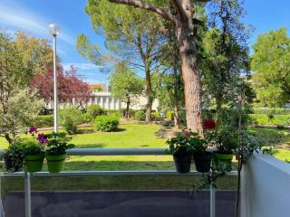 Flat air conditioning 4 people near stadium beach - 4