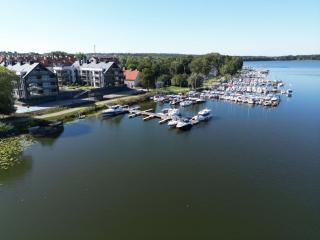 Marina Ostróda III - widok na jezioro, podziemny garaż, winda, klimatyzacja, wanna i prysznic, 2 łazienki, lux - 1