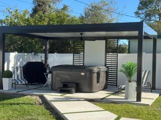 Brand New Tampa Oasis with Private Jacuzzi Retreat - Lutz - 5