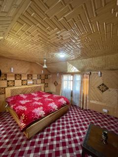 Young Gulshan Apartment - Srinagar - 1