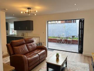 luxury Detached House Sheffield City Centre Sleeps 4 - Sheffield - 9